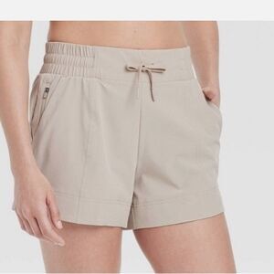 All In Motion Shorts XL Tan